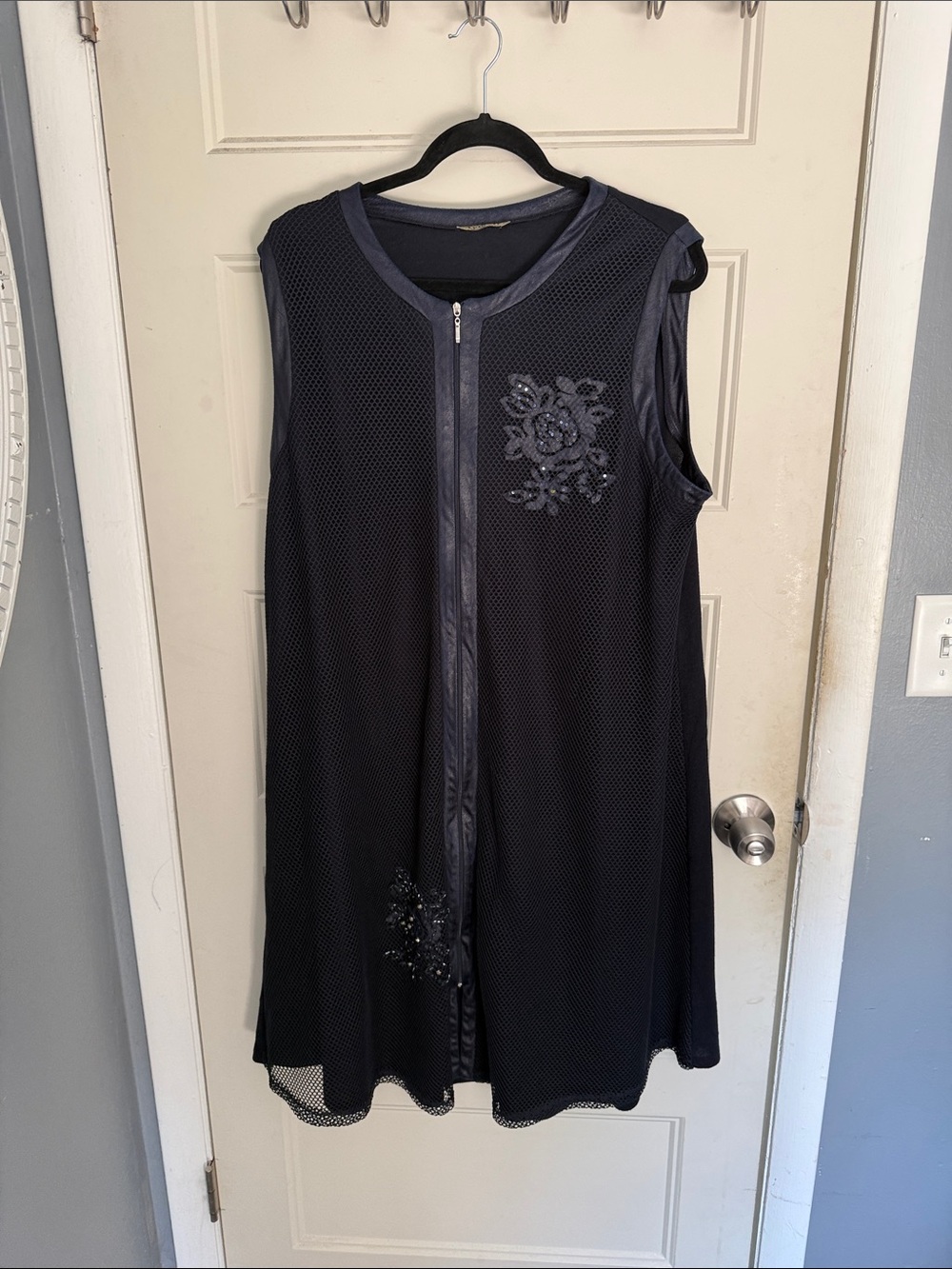 Sleeveless Black Mesh Zip-Front Vest with Floral Embroidery